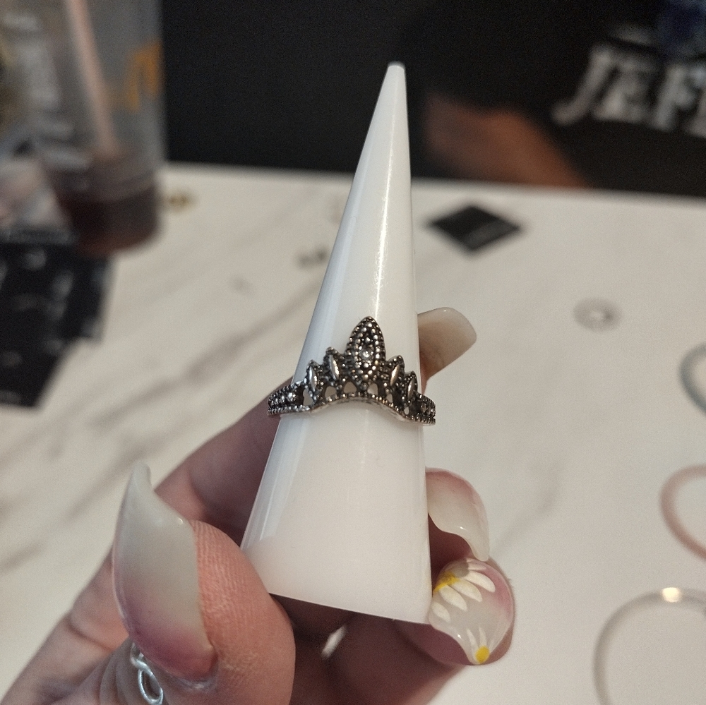 Beautiful crown ring